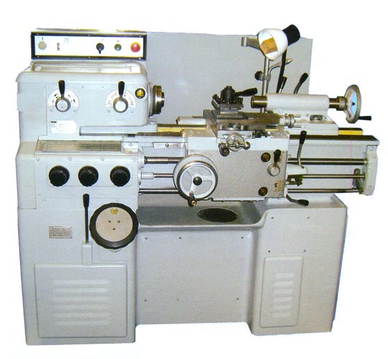 Загальний вигляд токарно-гвинторізного верстата 95ТС-1 95ТС-1 Загальний вигляд токарно-гвинторізного верстата